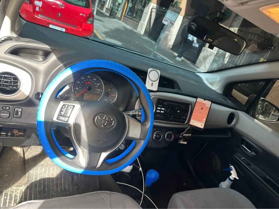 2013 Toyota Yaris - Image 10 of 15
