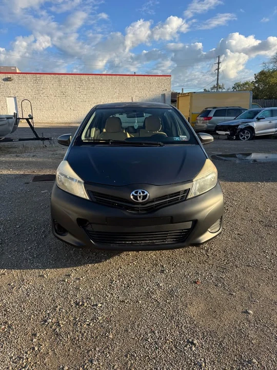 2013 Toyota Yaris - Image 2 of 7