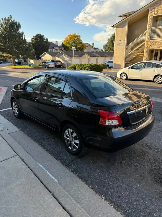 2013 Toyota Yaris - Image 6 of 8