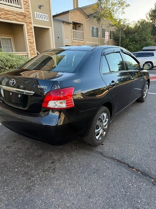 2013 Toyota Yaris - Image 2 of 8