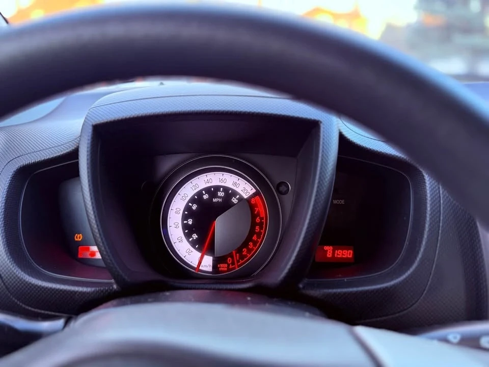 2013 Toyota Yaris - Image 6 of 11