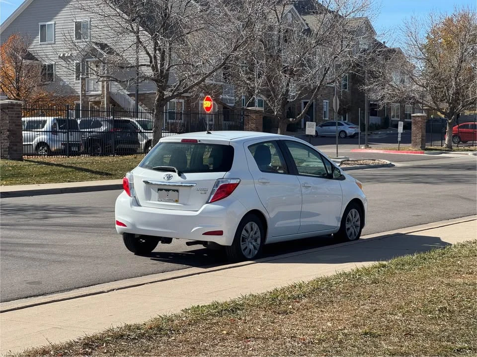 2013 Toyota Yaris - Image 5 of 15