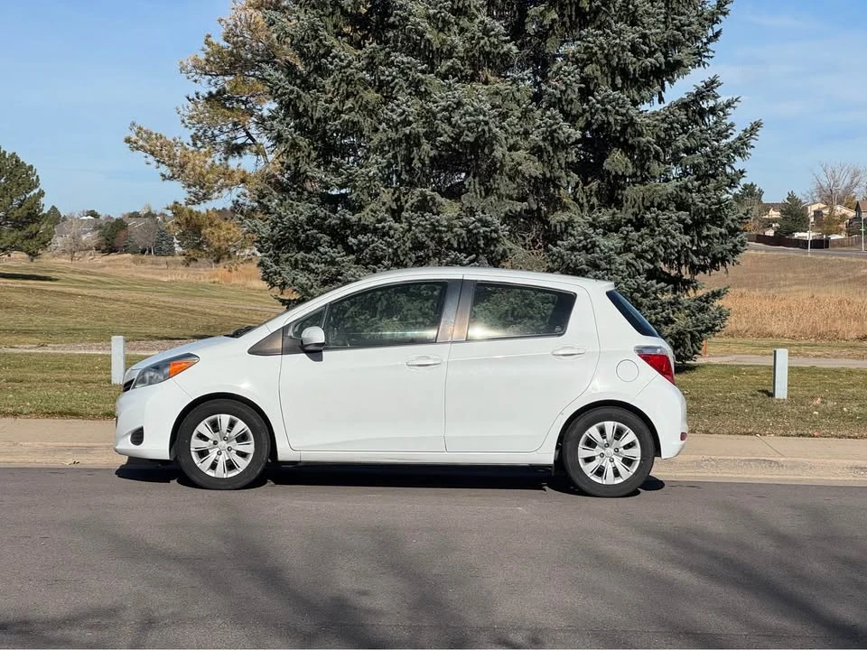 2013 Toyota Yaris - Image 2 of 15