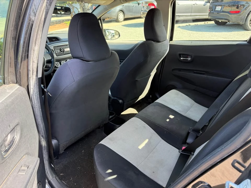 2013 Toyota Yaris - Image 9 of 10