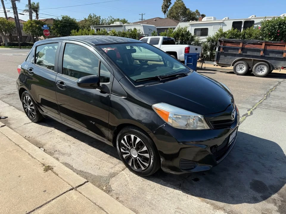 2013 Toyota Yaris - Image 6 of 10