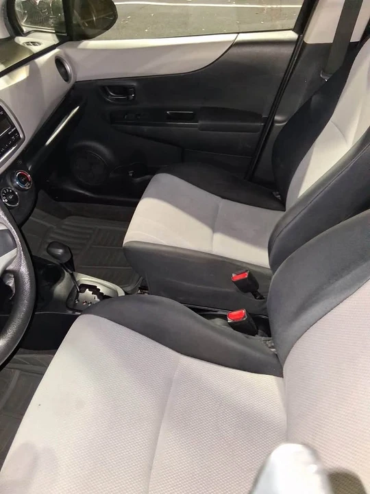 2013 Toyota Yaris - Image 10 of 18