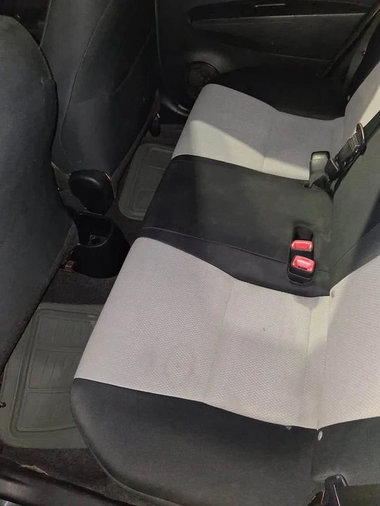 2013 Toyota Yaris - Image 12 of 18