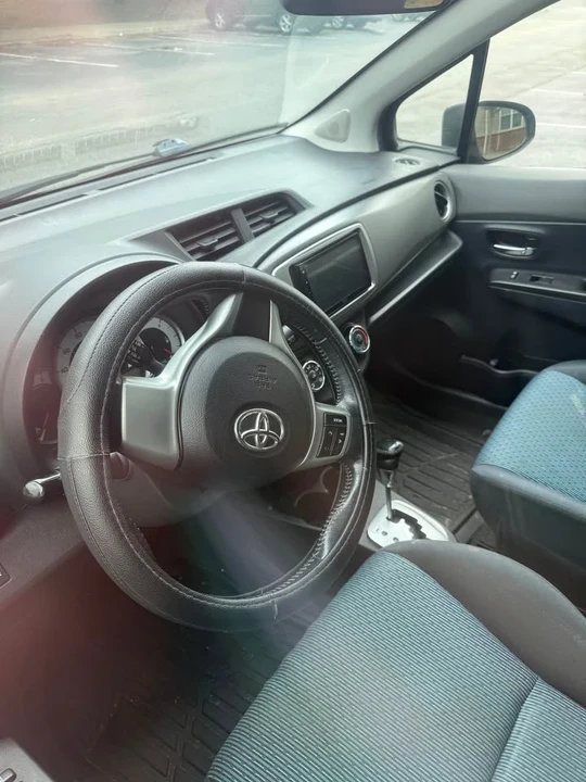2013 Toyota Yaris - Image 5 of 7