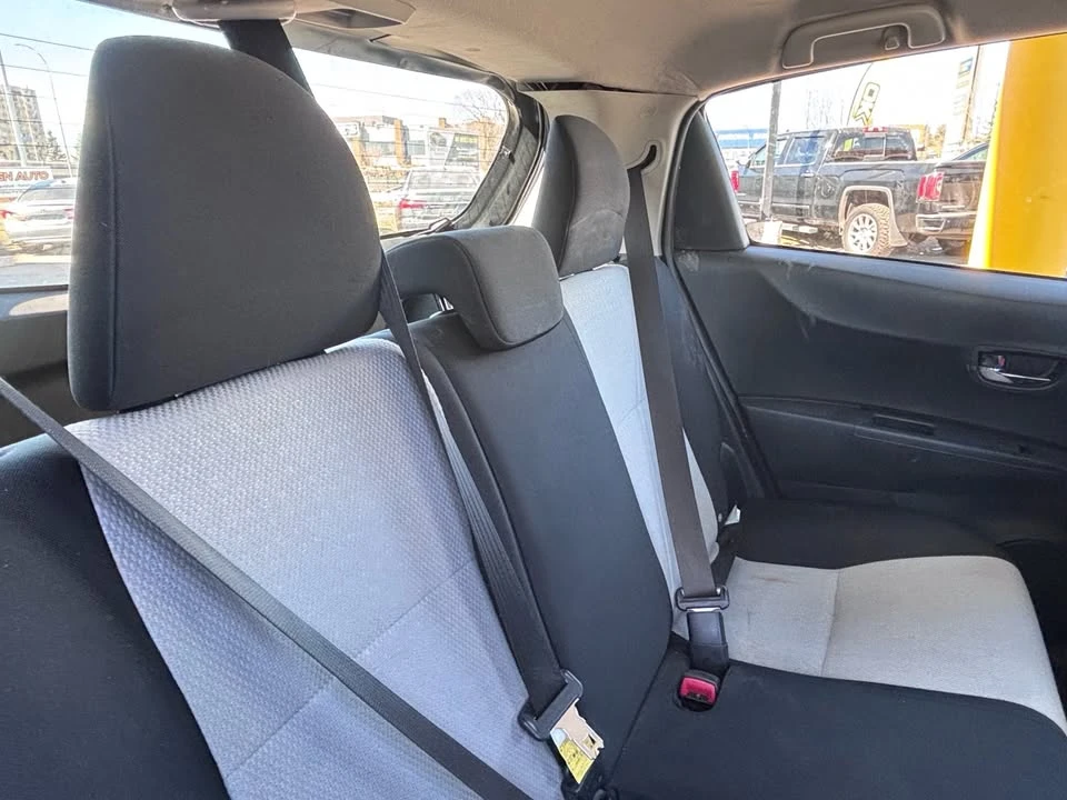 2013 Toyota Yaris - Image 9 of 13