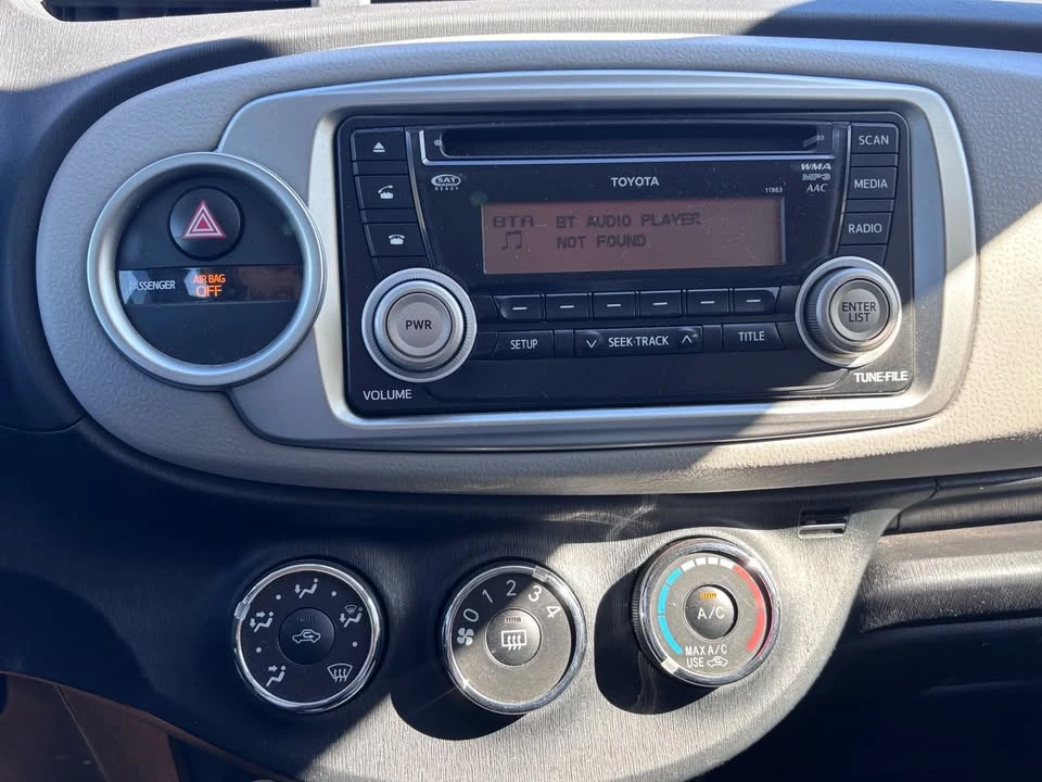 2013 Toyota Yaris - Image 12 of 13