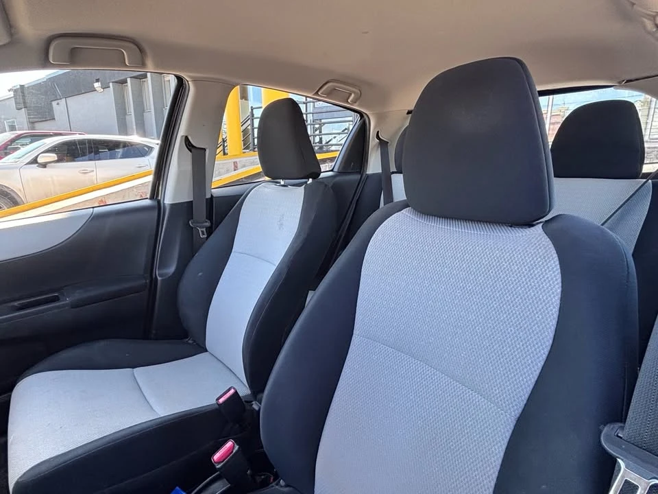 2013 Toyota Yaris - Image 6 of 13