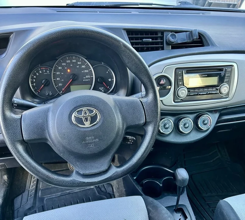 2013 Toyota Yaris - Image 4 of 10