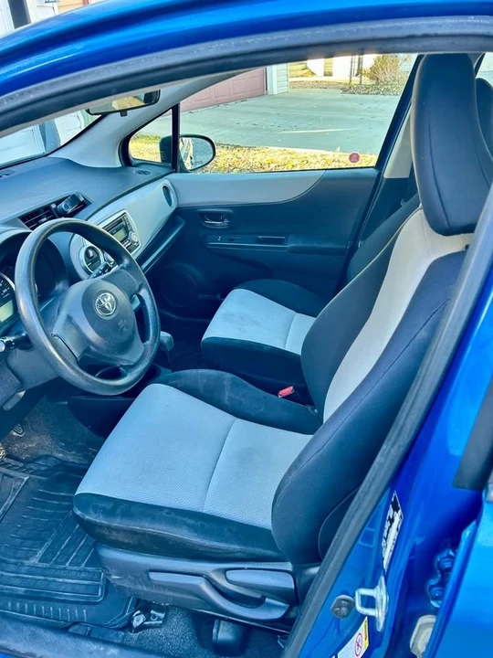 2013 Toyota Yaris - Image 6 of 10