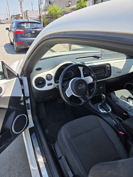 2013 Volkswagen A5 Beetle - Image 8 of 20