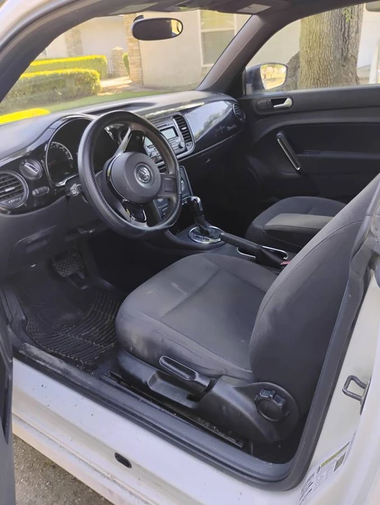 2013 Volkswagen A5 Beetle - Image 2 of 14