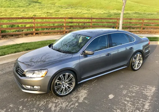 2013 Volkswagen Passat SEL Premium