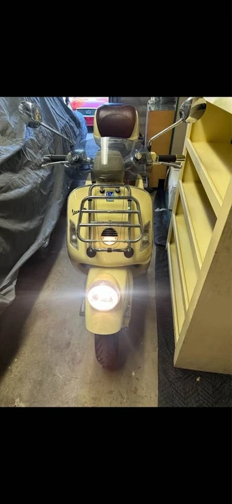 2013 Vespa Sei & PX & ET & LX & GT - Image 9 of 10