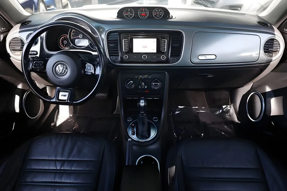 2013 Volkswagen A5 Beetle - Image 4 of 17