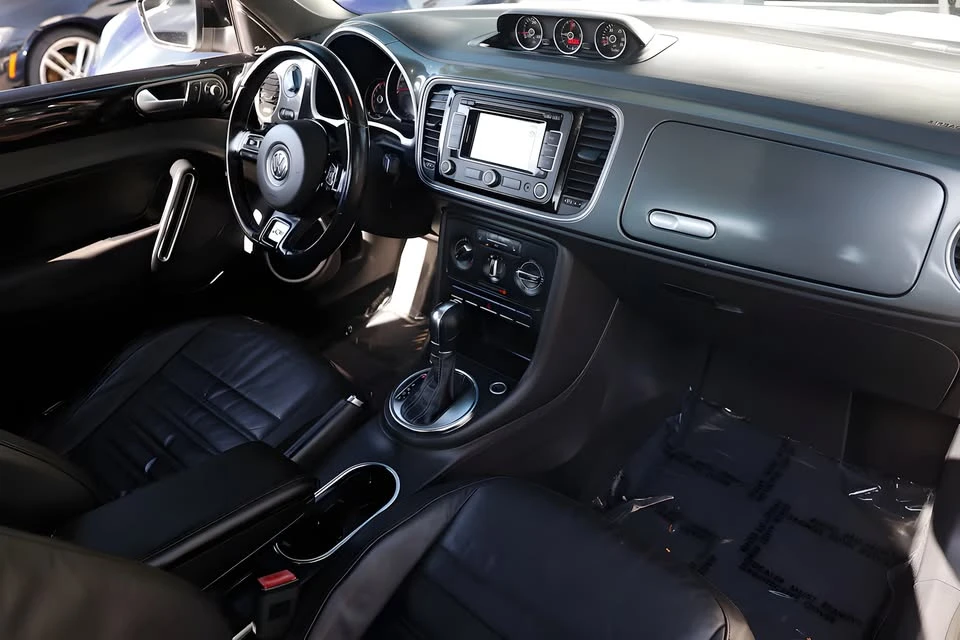 2013 Volkswagen A5 Beetle - Image 10 of 17