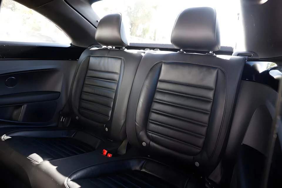 2013 Volkswagen A5 Beetle - Image 2 of 17