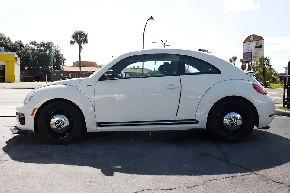 2013 Volkswagen A5 Beetle - Image 9 of 17