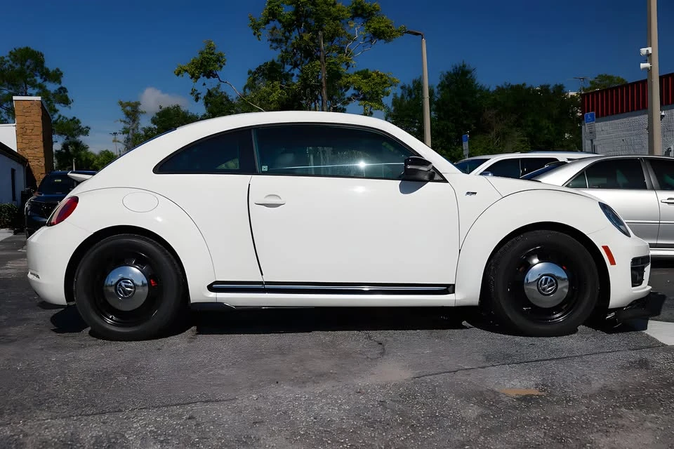 2013 Volkswagen A5 Beetle - Image 15 of 17