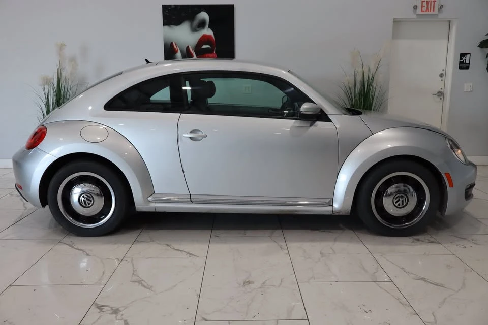 2013 Volkswagen A5 Beetle - Image 2 of 18