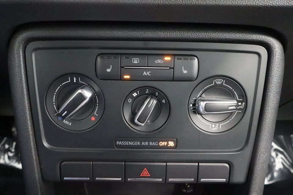 2013 Volkswagen A5 Beetle - Image 16 of 18
