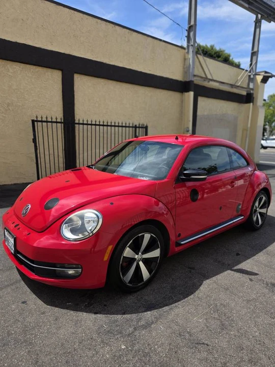 2013 Volkswagen A5 Beetle - Image 2 of 12