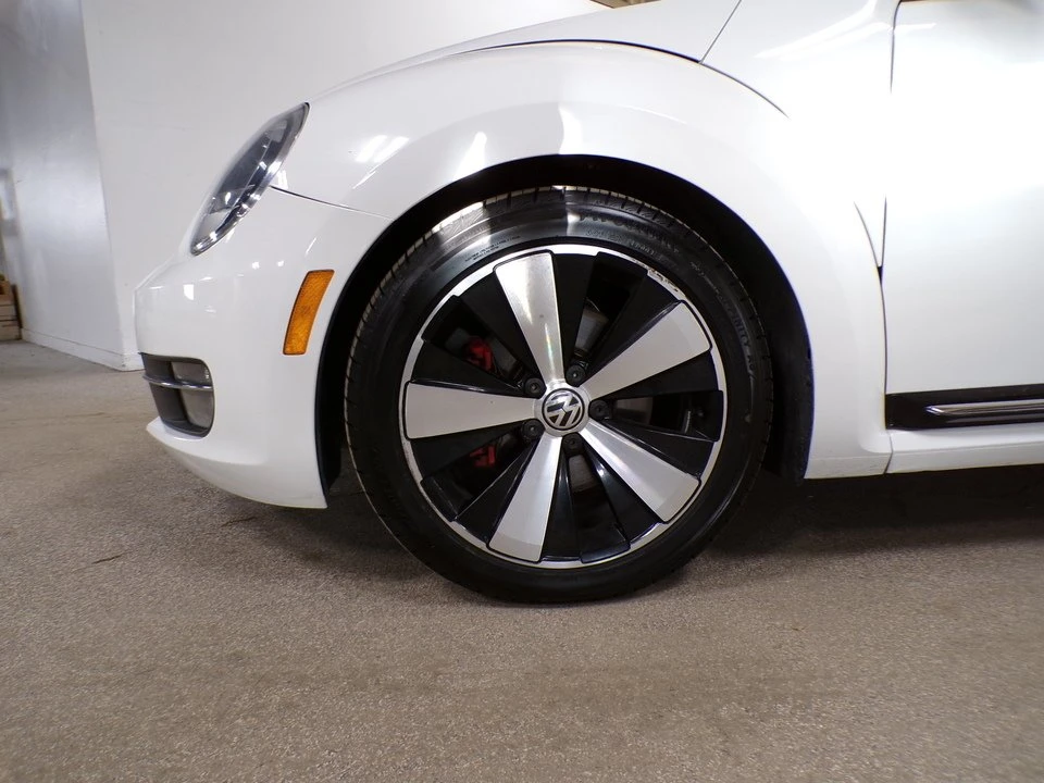 2013 Volkswagen A5 Beetle - Image 9 of 17