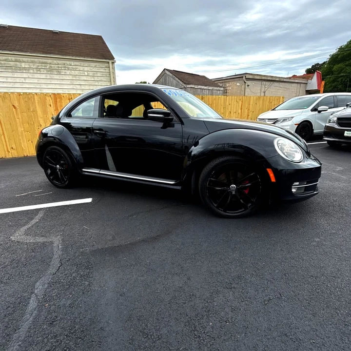 2013 Volkswagen A5 Beetle - Image 2 of 10