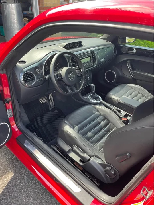 2013 Volkswagen A5 Beetle - Image 6 of 9