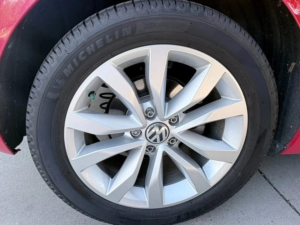 2013 Volkswagen A5 Beetle - Image 8 of 20