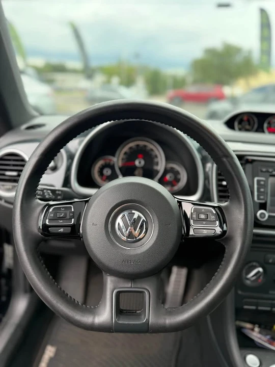 2013 Volkswagen Beetle - Image 2 of 4