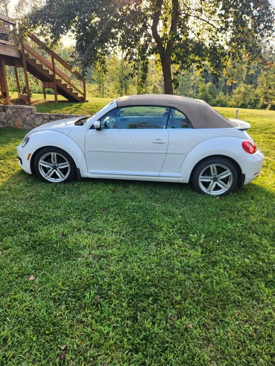 2013 Volkswagen A5 Beetle - Image 2 of 6