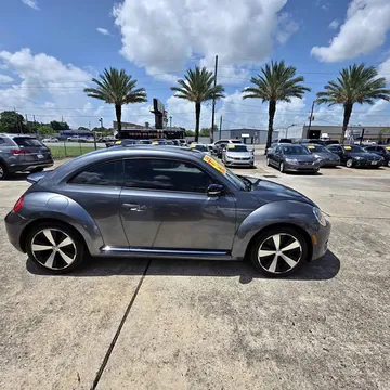 2013 Volkswagen Beetle 1.8T Classic Hatchback 2D