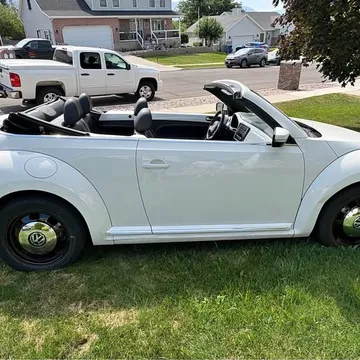 2013 Volkswagen Beetle 1.8T Convertible