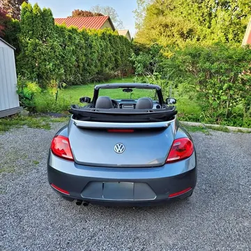 2013 Volkswagen Beetle 1.8T Convertible 2D