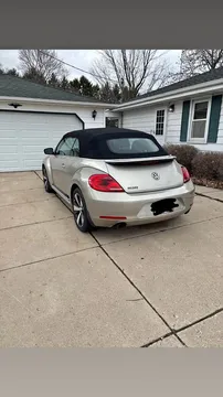 2013 Volkswagen Beetle 1.8T S Convertible