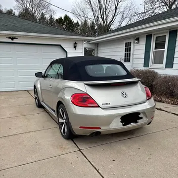 2013 Volkswagen Beetle 1.8T S Convertible