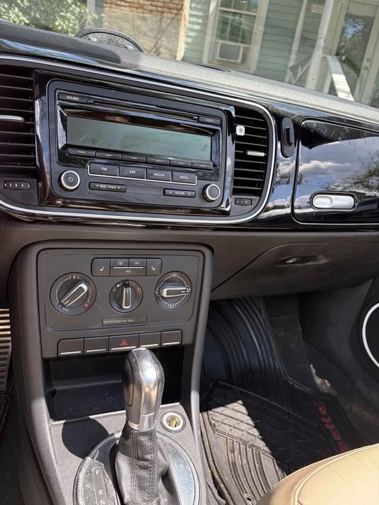 2013 Volkswagen A5 Beetle - Image 10 of 12