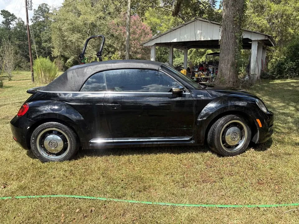 2013 Volkswagen A5 Beetle - Image 2 of 12