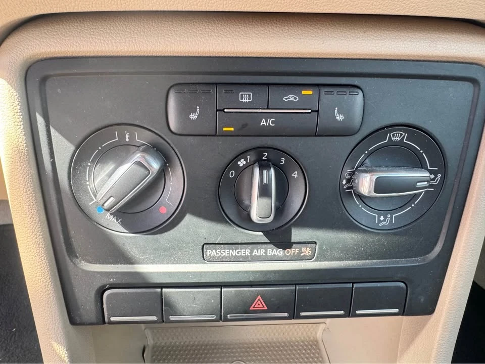 2013 Volkswagen A5 Beetle - Image 12 of 15