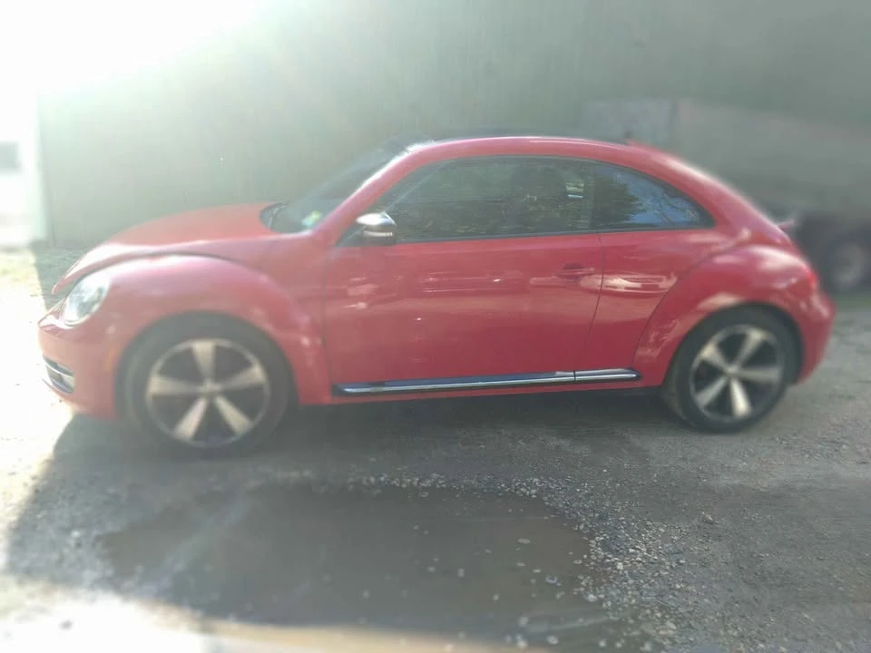 2013 Volkswagen A5 Beetle - Image 2 of 16