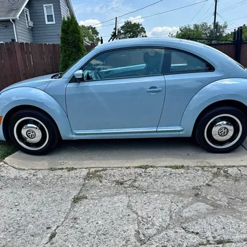 2013 Volkswagen Beetle 2.0T SE Hatchback