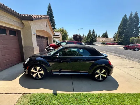 2013 Volkswagen Beetle 2.0T Turbo Convertible 2D