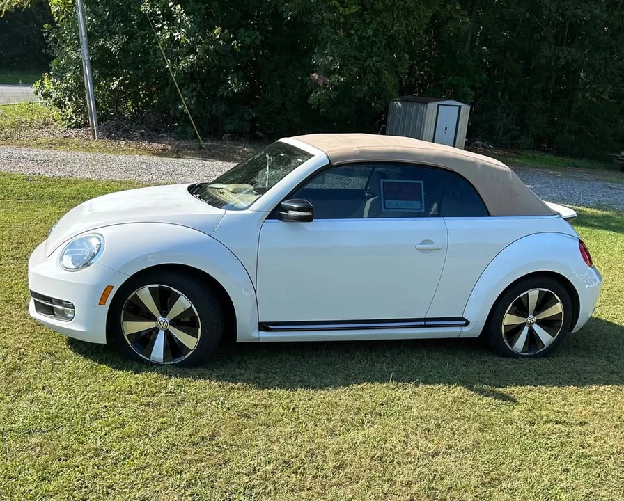 2013 Volkswagen A5 Beetle - Image 3 of 4