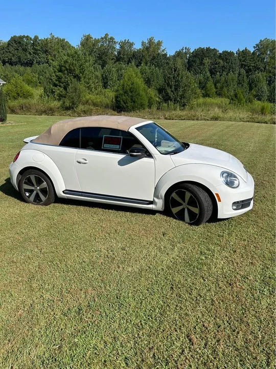 2013 Volkswagen A5 Beetle - Image 2 of 4