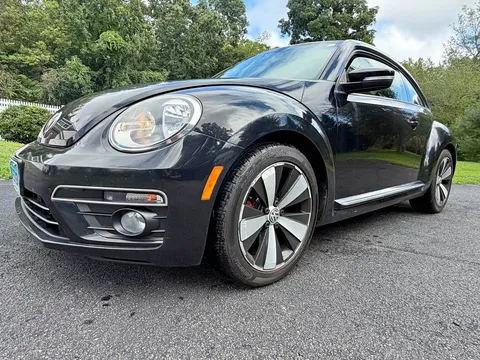 2013 Volkswagen Beetle 2.0T Turbo Hatchback 2D