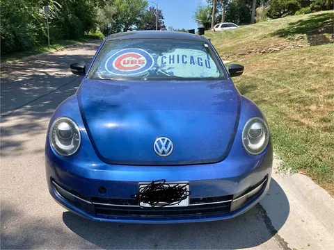 2013 Volkswagen Beetle 2.0T Turbo Hatchback 2D